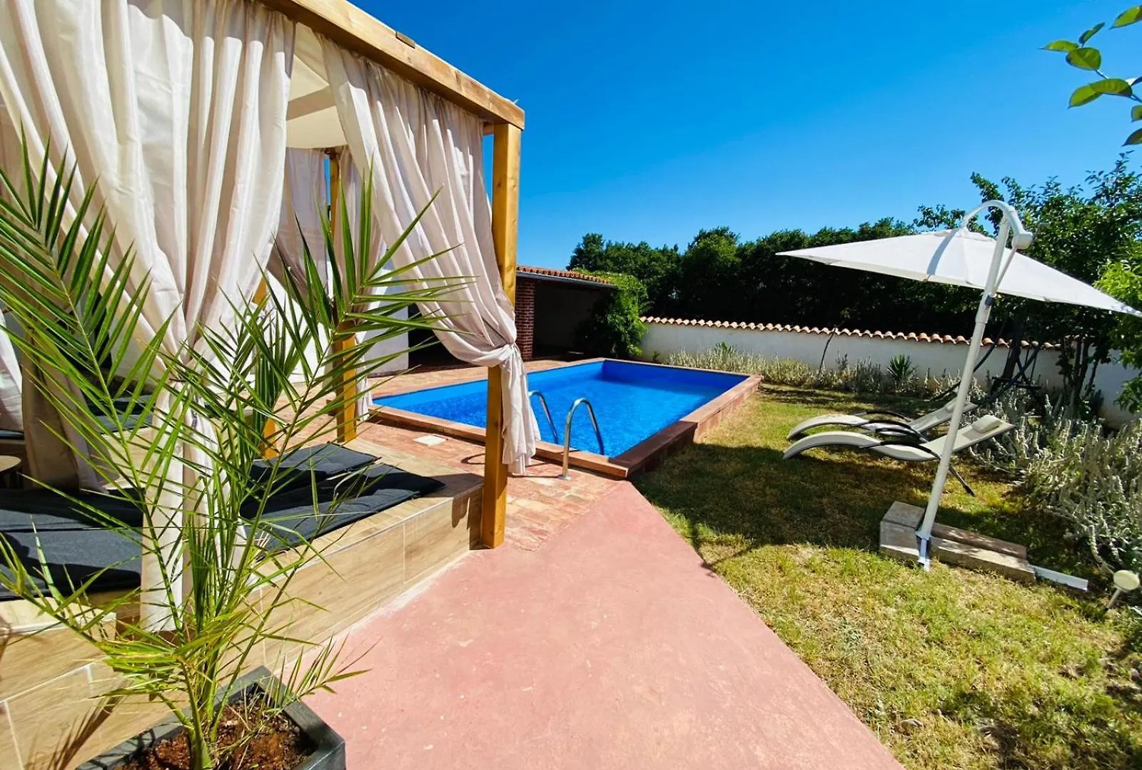 Ema Holiday Home Muntić