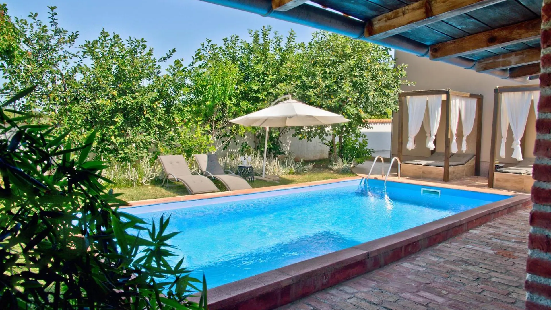 Ema Holiday Home Muntić