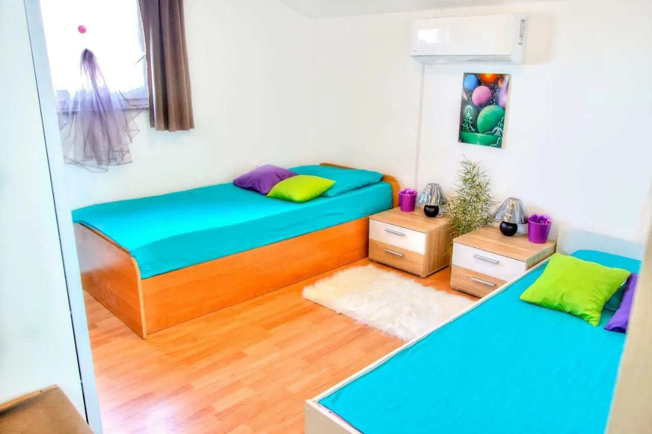 Ema Holiday Home Muntić