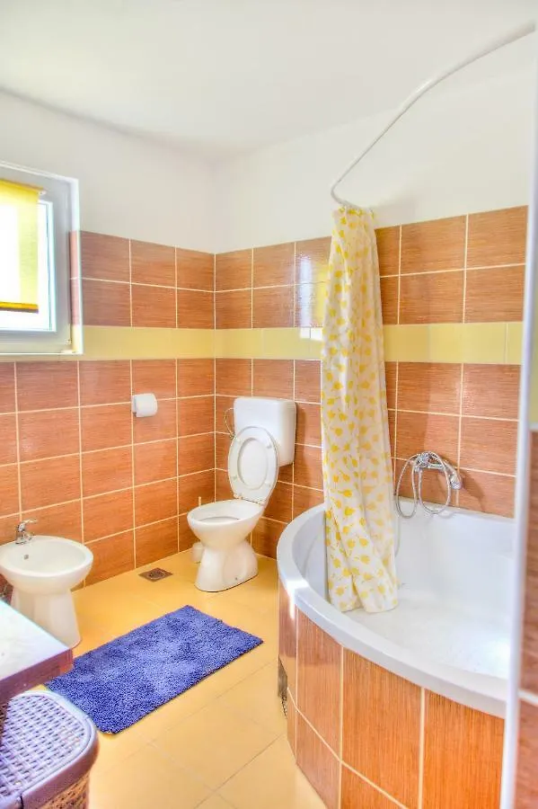 Ema Holiday Home Muntić